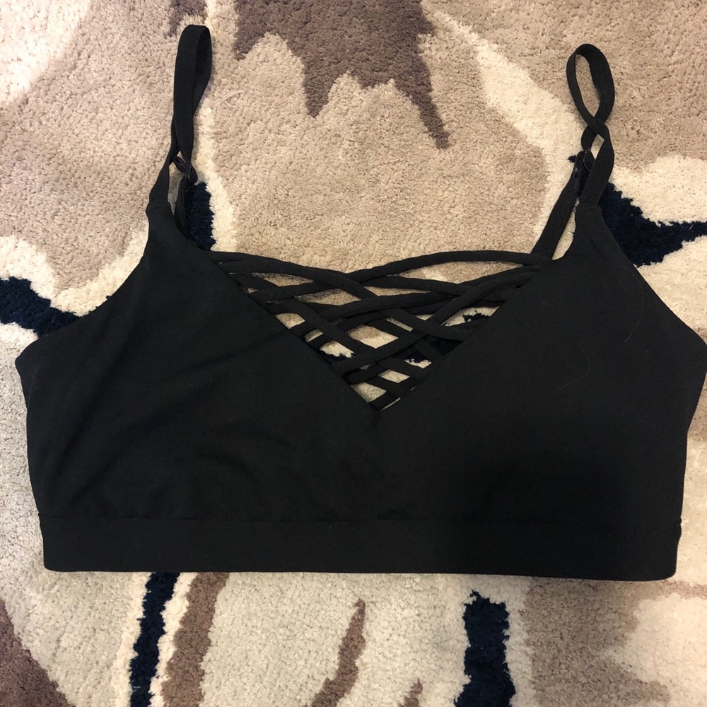 Black fabletics sports bra